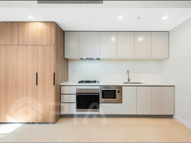 Luxury 1 Bedroom Apartment with Study Nook for Lease in Westmead