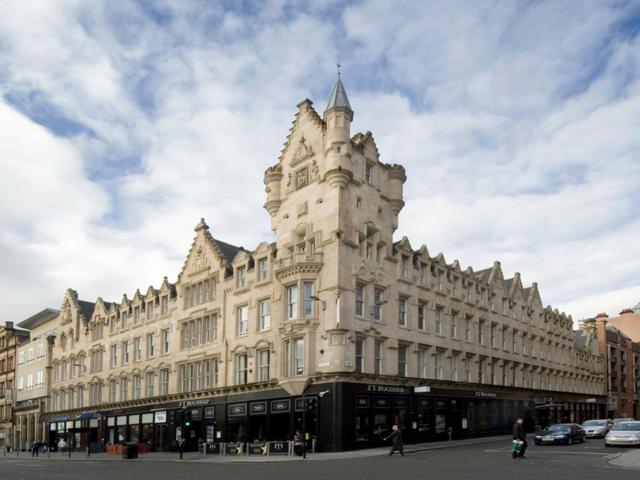 Luxury 1 Bedroom Deluxe Fully. 1 bed apartment to rent £1,450 pcm £335 pw