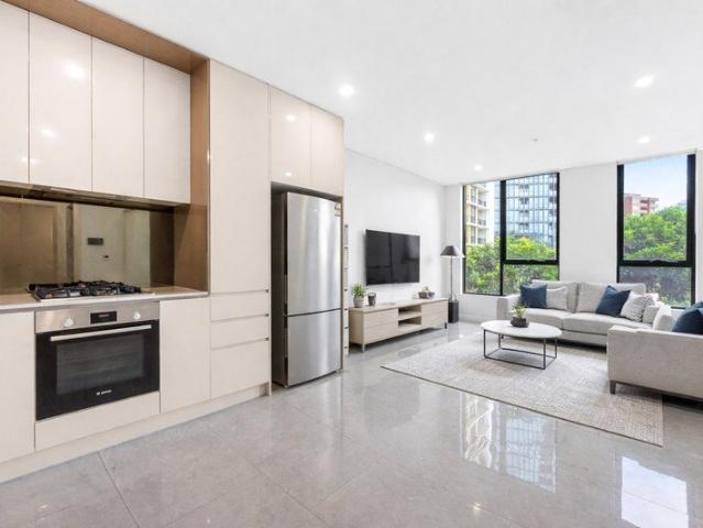 Luxury 1 Bedroom + Study Apartment in Prime Zetland Location
