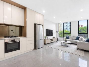 Luxury 1 Bedroom + Study Apartment in Prime Zetland Location
