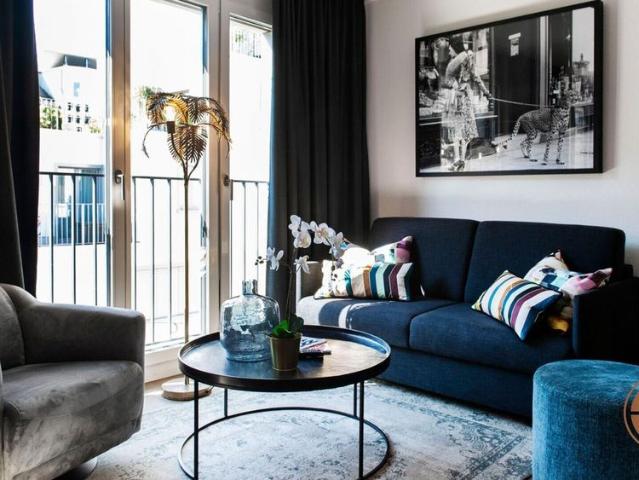 LUXURY 1 BEDROOM SERVICED APARTMENT HIGH QUALITY FURNISHED APARTMENT IN SOUGHT AFTER SEEFELD