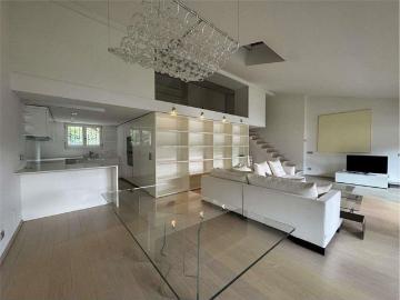 Luxury 2.5 duplex apartment with lake view in Morcote