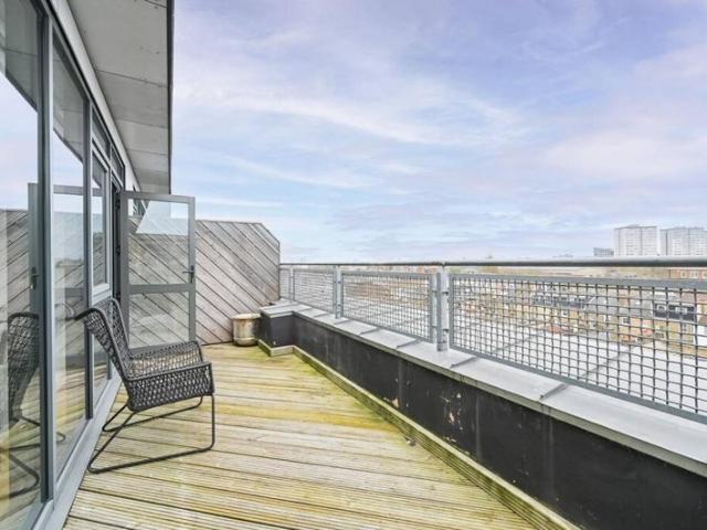 Luxury 2 Bed 2 Bath Penthouse With Roof Terrace N7
