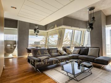 Luxury 2 bedroom apartment with PKiN view Złota 44