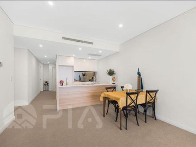Luxury 2 Bedroom Apartment Available for Lease*Entry from block A via Rothesay Avenue