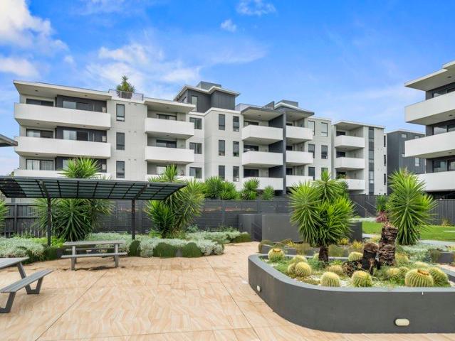 Luxury 2 Bedroom apartment in the Heart of Edmondson park