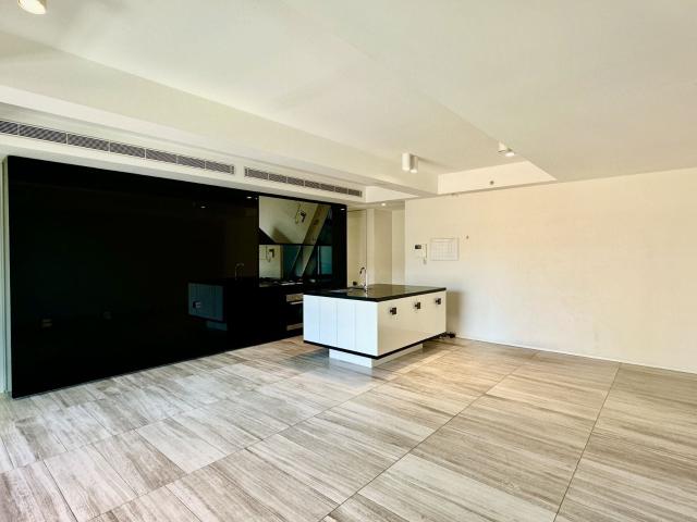 Luxury 2 bedroom apartment in the heart of Haymarket