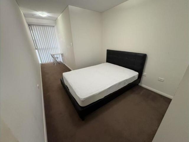 Luxury 2 Bedroom Apartment in the Heart of Mascot | Fully Furnished | Prime Location