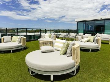 Luxury 2 Bedroom Corner Apartment With An Extra Large balcony with Resort Amenities