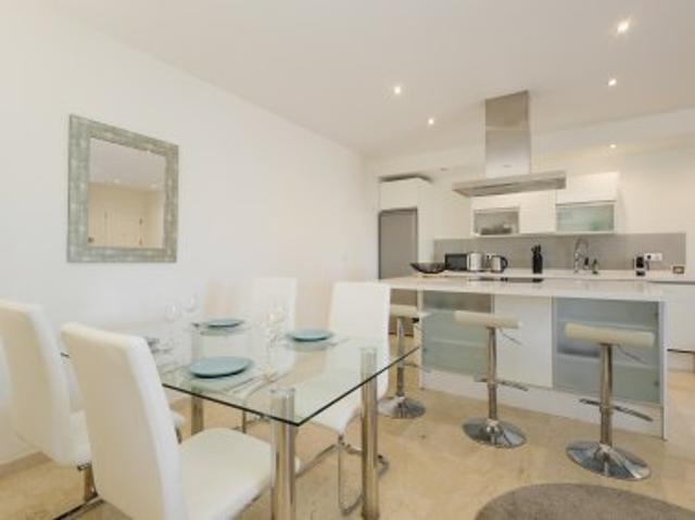 Luxury 2 bedroom holiday apartment with sea views in Istán, Costa del Sol