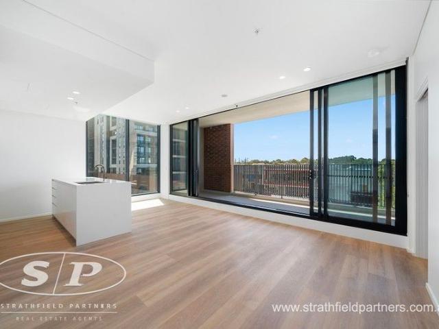 Luxury 2 Bedroom + Study Apartment with Resort Style Living
