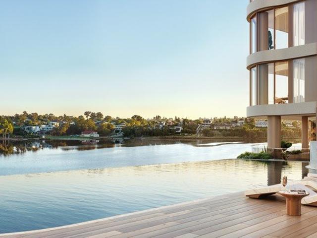 Luxury 2 bedroom & study with sweeping river views