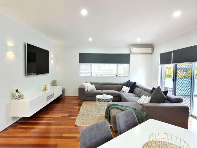Luxury 2 bedroom Unit in the heart of Kogarah