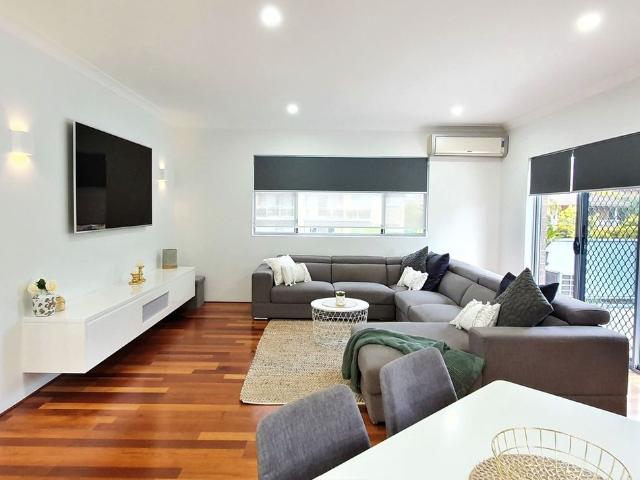 Luxury 2 bedroom Unit in the heart of Kogarah
