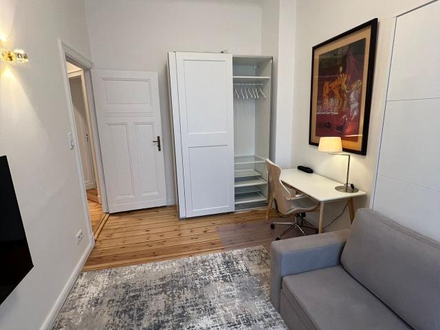 Luxury 2 BR loft in vibrant neighbourhood Alt Tempelhof, Berlin Amsterdam Apartments for Rent