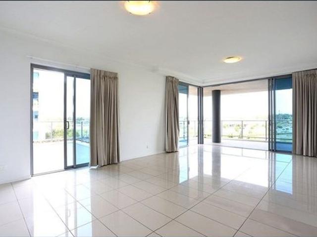 Luxury 4 Bed 3 Bath Elevated Living at Levanto, Harbour Quays