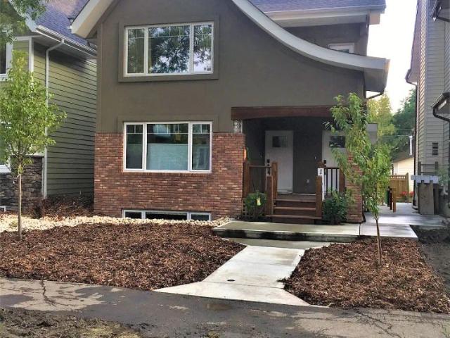 Luxury 4 Bedroom Air Conditioned Suite 1.5 Blocks from the University of Alberta — 4 Bedrooms Condo Unit