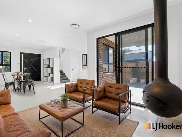 Luxury 4 Bedroom Home Great Location!