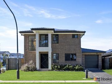 Luxury 4 Bedroom Home Great Location!