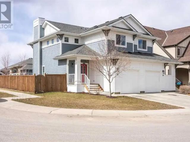 Luxury 4 Bedroom Home for Rent with Mahogany Lake Access — 4 Bedrooms Duplex