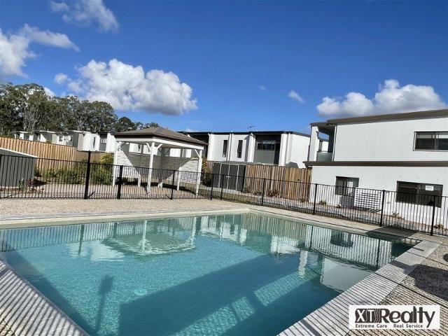 Luxury 4 Bedroom Townhomes