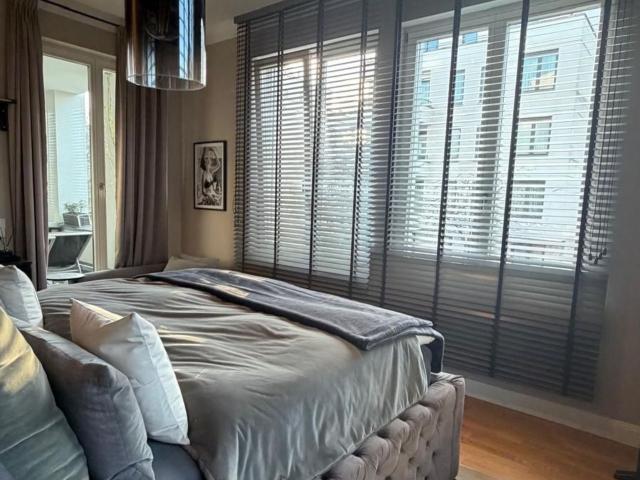 Luxury 4 room apartment in the diplomatic quarter, Berlin Amsterdam Apartments for Rent