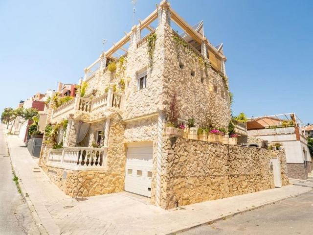 Luxury 4 room Detached House for rent in Huétor Vega, Andalusia