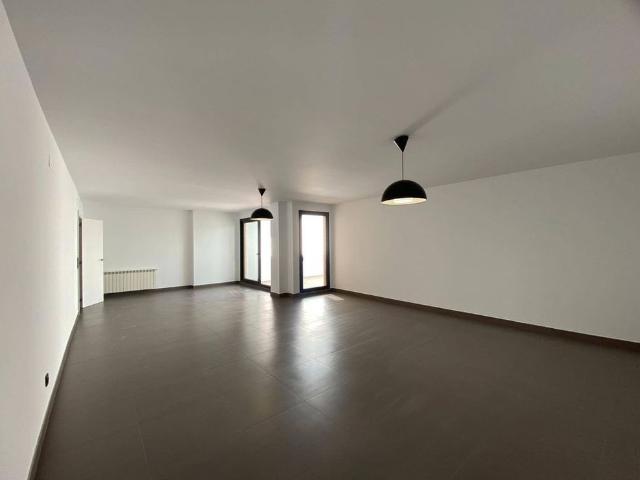 Luxury 4 room Detached House for rent in Zaragoza, Spain