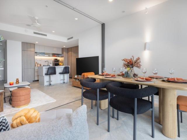 Luxury 50th Floor Residence at Queen's Wharf