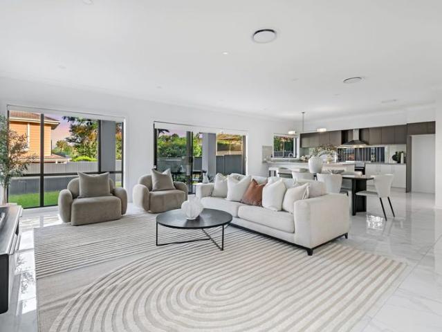 Luxury 5 Bedroom Family Home – Short Term Lease Opportunity