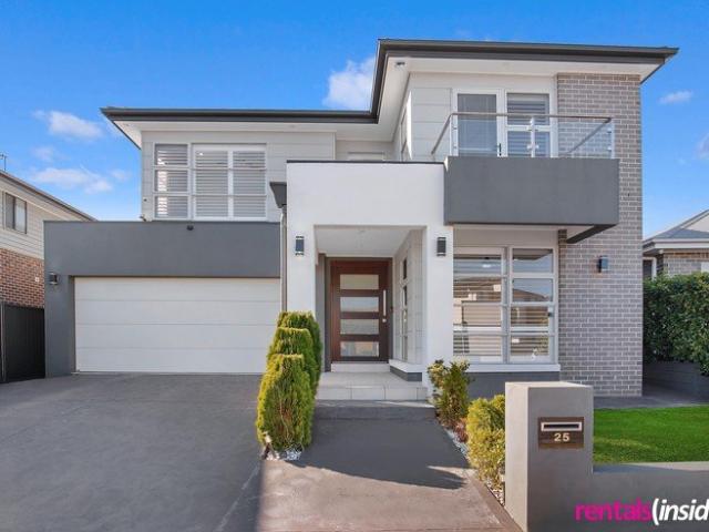 Luxury 5 bedroom, 3 bathroom family home with 10.2kW solar