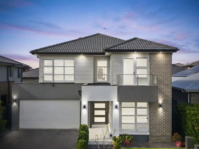 Luxury 5 bedroom, 3 bathroom family home with 10.2kW solar: house to let in 25 Prosper Street, MARSDEN PARK NSW 2765 5 bed