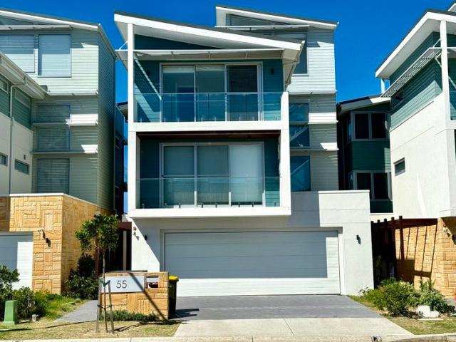 Luxury 5 bedrooms with ocean view in Magenta for lease