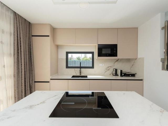 Luxury 5 room Detached House for rent in El Campello, Valencia