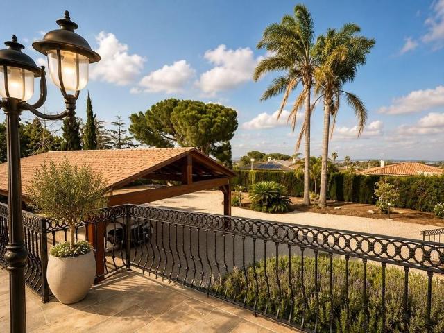 Luxury 5 room Detached House for rent in Picassent, Spain
