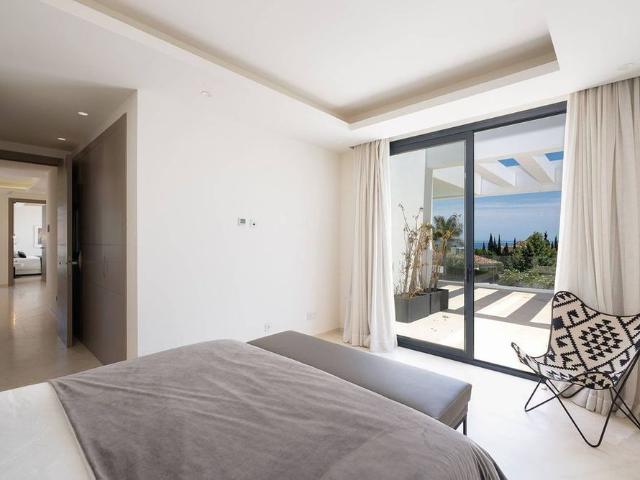 Luxury 6 bedroom Detached House for rent in Marbella, Spain