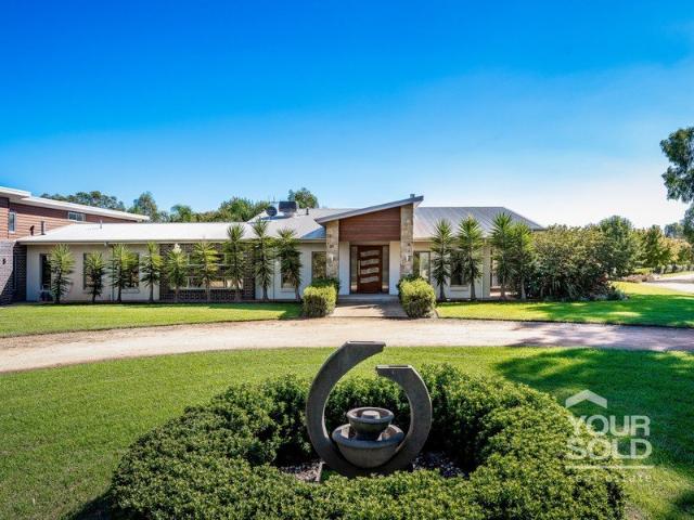 Luxury 8 Acre Lifestyle Estate / Dual Living & Equestrian Facilities Minutes to Shepparton!