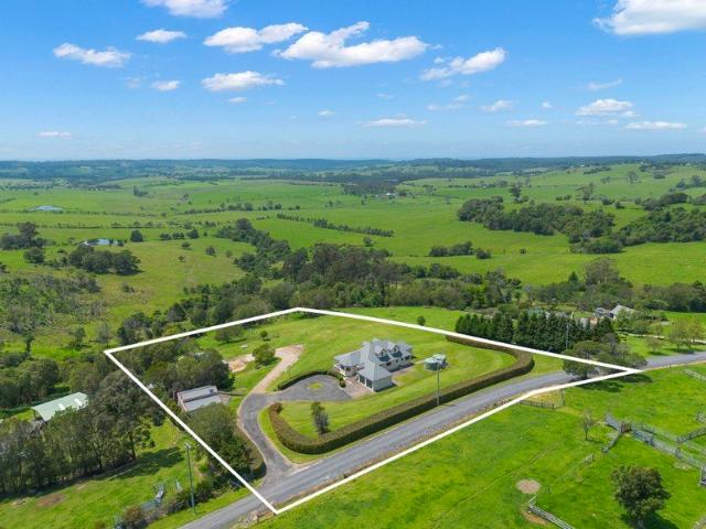 Luxury Country Living with Panoramic Rural & Ocean Views