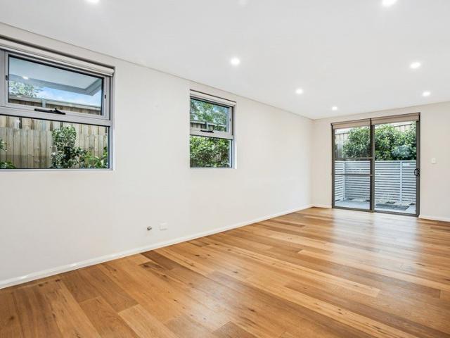 LUXURY COURTYARD APARTMENT IN THE HEART OF DRUMMOYNE!