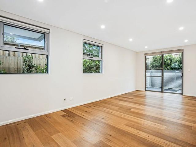 LUXURY COURTYARD APARTMENT IN THE HEART OF DRUMMOYNE!