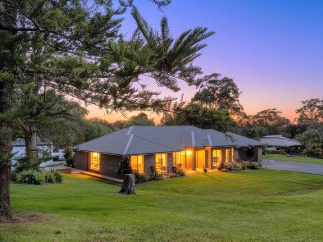 Luxury Coastal Acreage in the Heart of Cape Hawke
