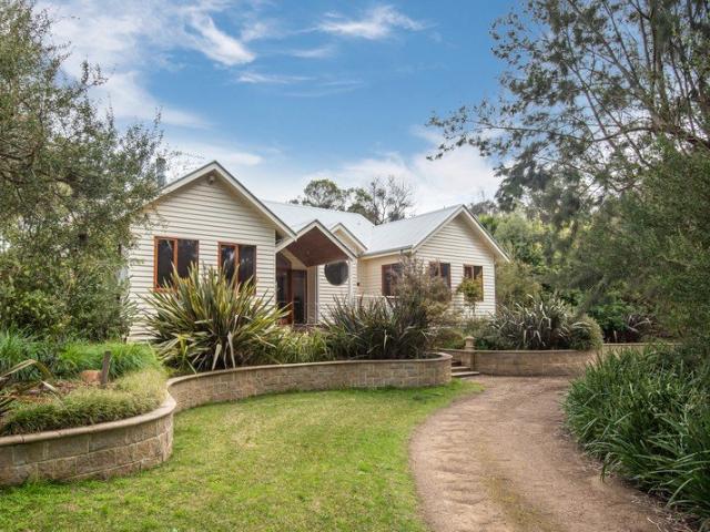 Exceptional Coastal Luxury A Private Retreat of Elegance and Tranquillity