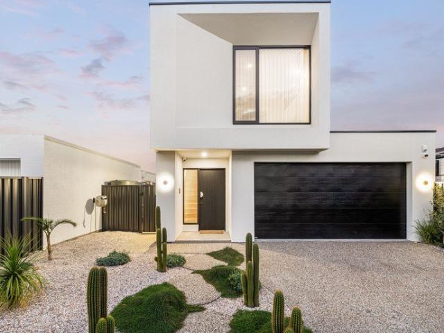 EXCELLENT BUYING OPPORTUNITY IN ONE OF ADELAIDE'S PREMIER SEASIDE LOCATIONS!