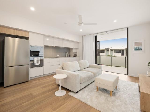 Luxury coastal living at sought after Bokarina Beach