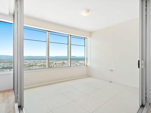 Luxury Coastal Living at Q1 Resort – Level 38