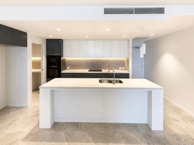 Luxury Coastal Living in the Heart of Bokarina!