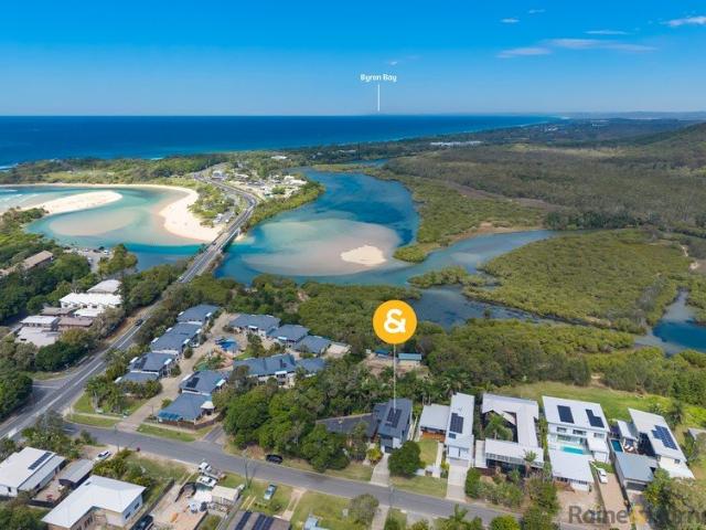 Luxury Coastal Living in the Heart of Hastings Point