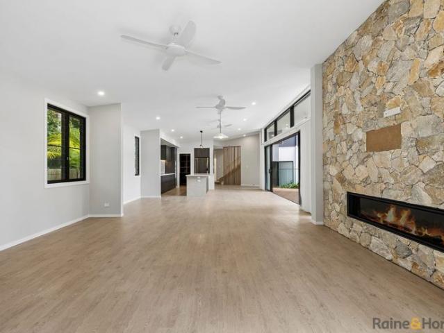 Luxury Coastal Living in the Heart of Hastings Point