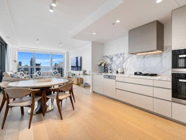 Furnished Luxury Coastal Apartment in the Heart of Surfers Paradise