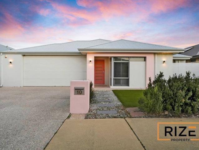 Luxury Coastal Living. Self Contained Granny Flat. Incredible Family Versatility